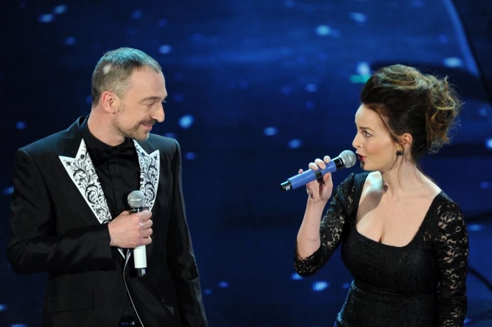 5-I-Perturbazione-ci-riprovano-con-Violante-Placido-e-un-classico-di-De-Gregori-La-donna-cannonejpg--festival_di_sanremo