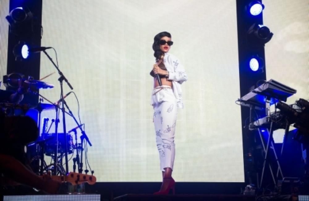 515jpe--rihanna
