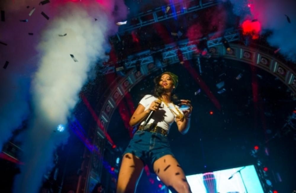 55jpg--rihanna_777_tour__stoccolma