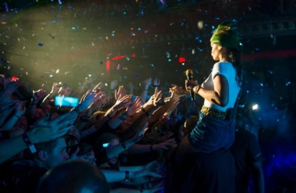 561jpg--rihanna_777_tour__stoccolma