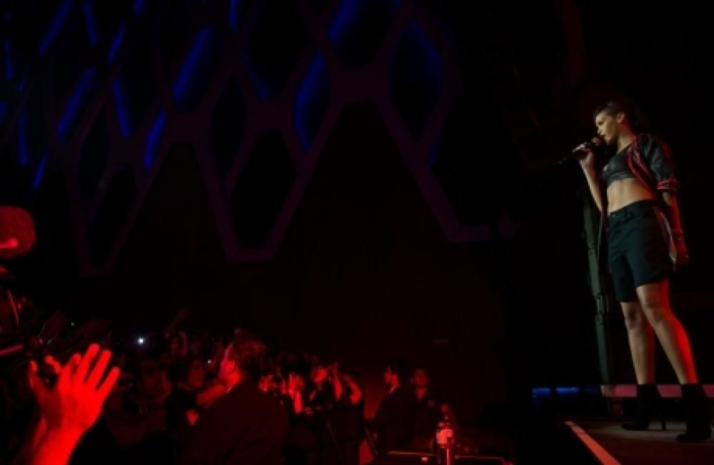 56jpg--rihanna_777_tour