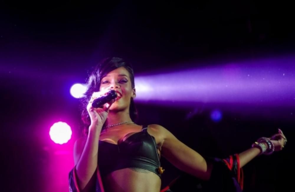 62jpg--rihanna_777_tour