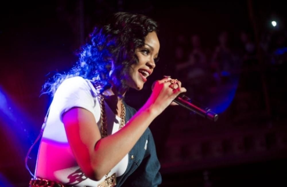 7jpg--rihanna_777_tour__stoccolma
