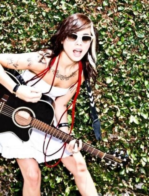 8e4b89c7-c0c0-4e4b-95fc-51e6041654ecjpg--christina_perri