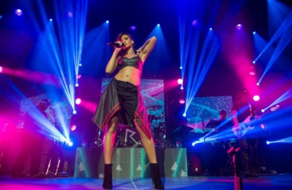 90jpg--rihanna_777_tour