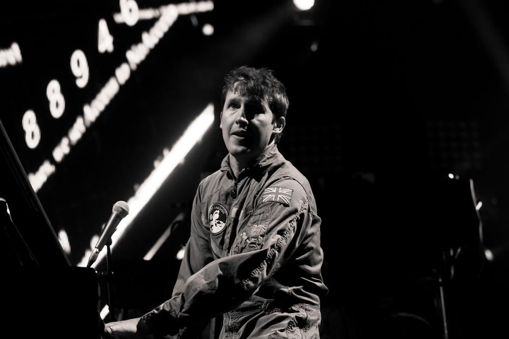 0065jpg--james_blunt_
