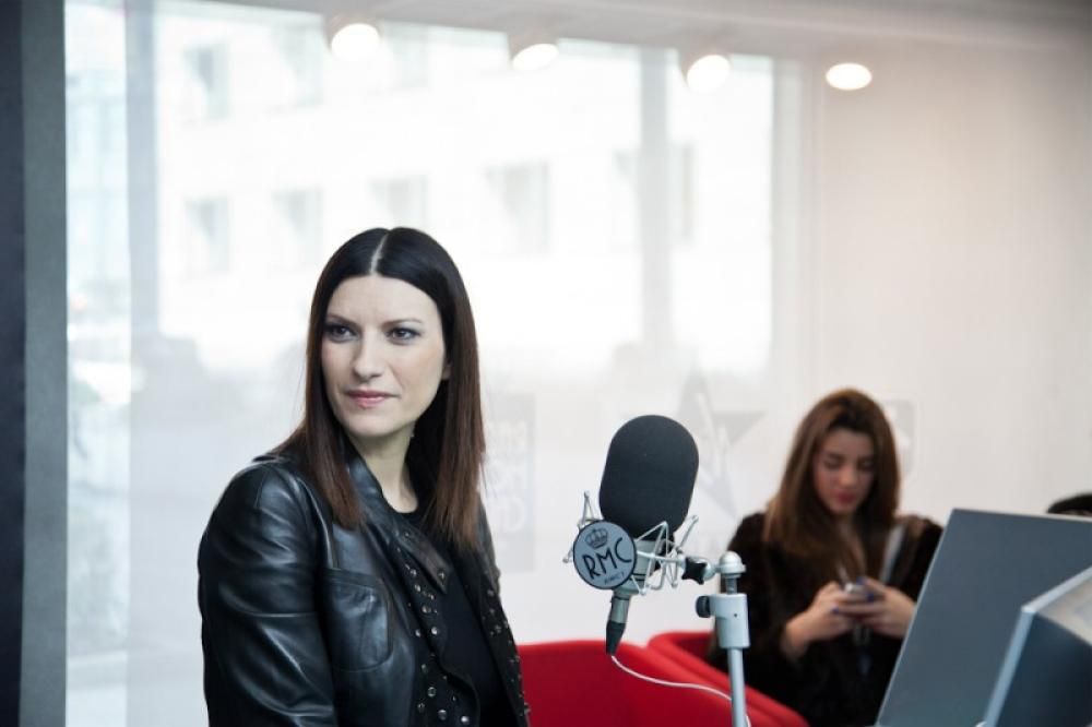 0083jpg--laura_pausini