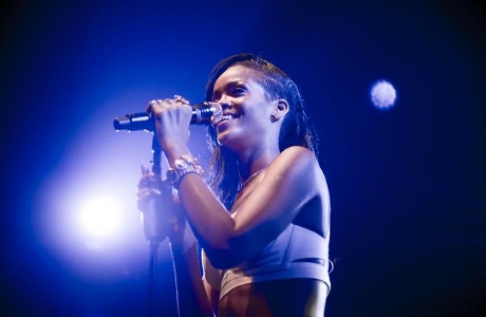 024jpg--rihanna