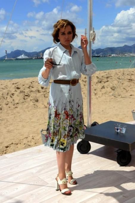 1-spl544512_005jpg--valeria_golino_a_cannes