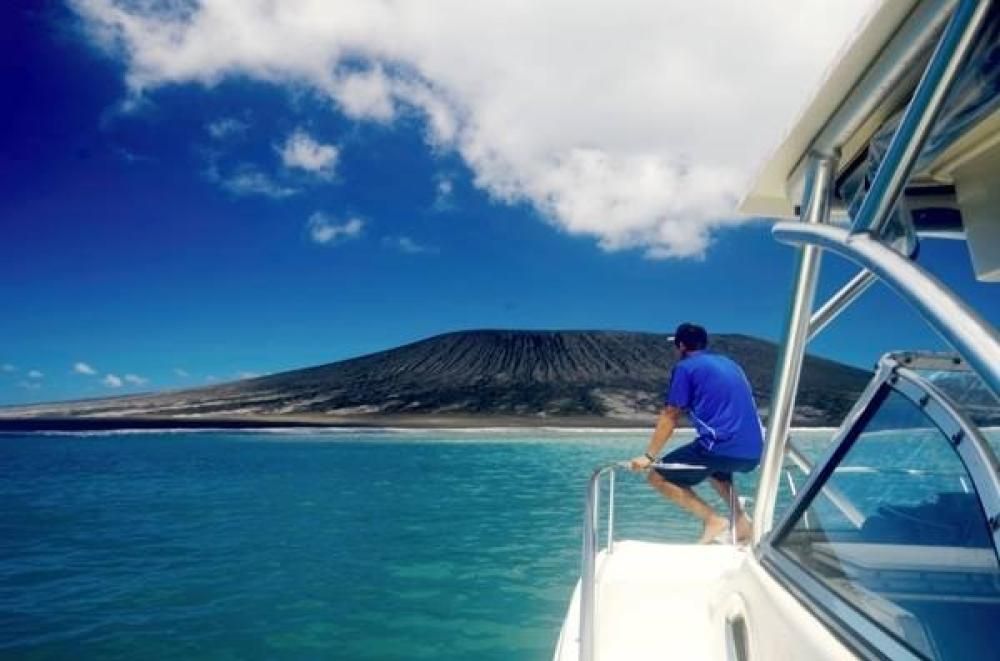 1426264472253jpg--l_isola_vulcanica_al_largo_di_tonga