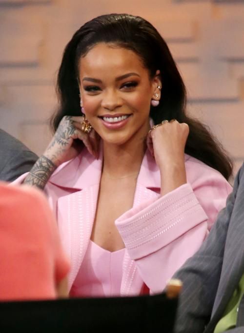 1426609112837jpg--rihanna