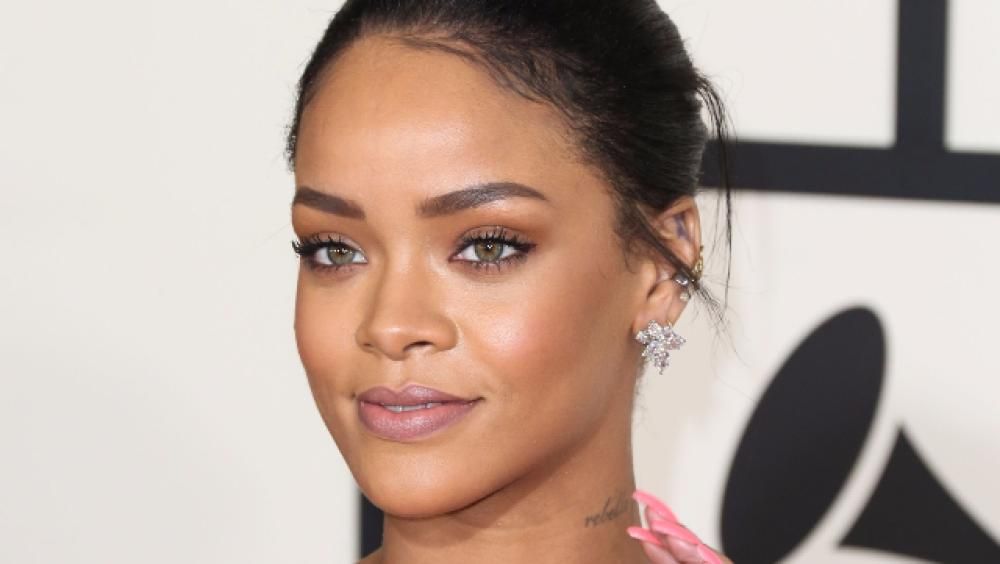 1426609941478_1459780210jpg--rihanna_gelata_da_hamilton__