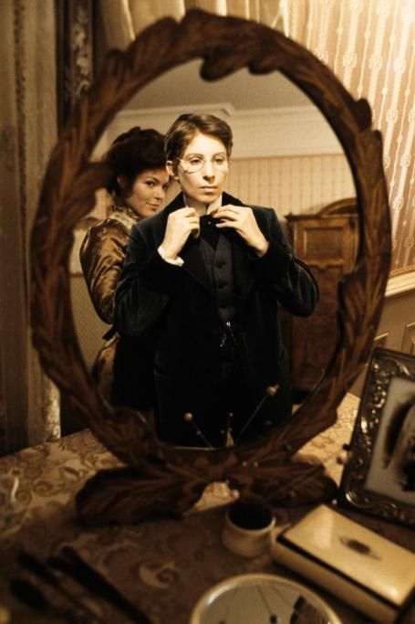 1429799855083jpg--barbra_streisand