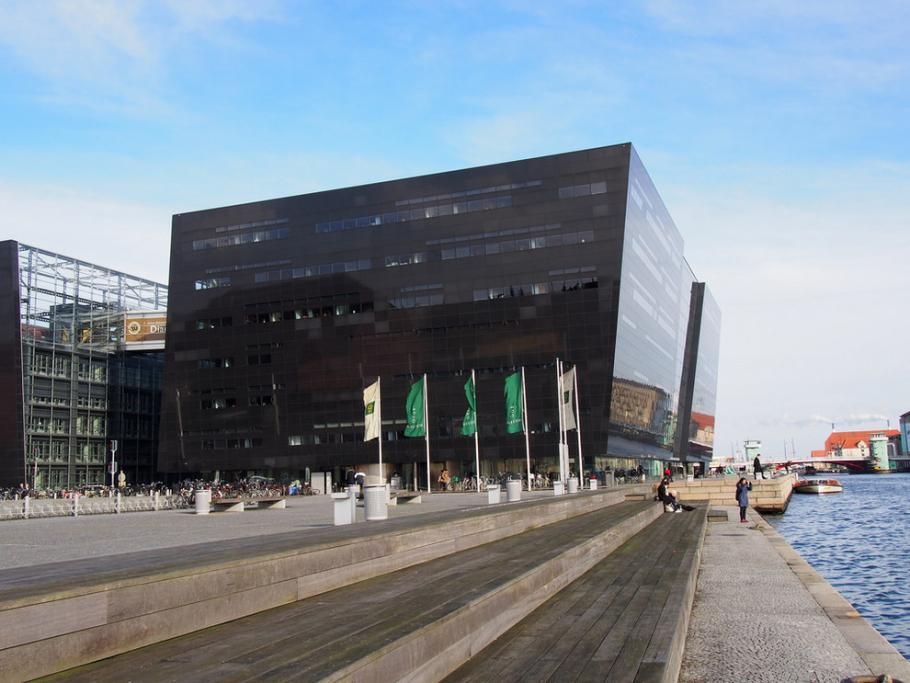 1430834341330jpg--le_biblioteche_piu_belle_da_visitare_in_europa