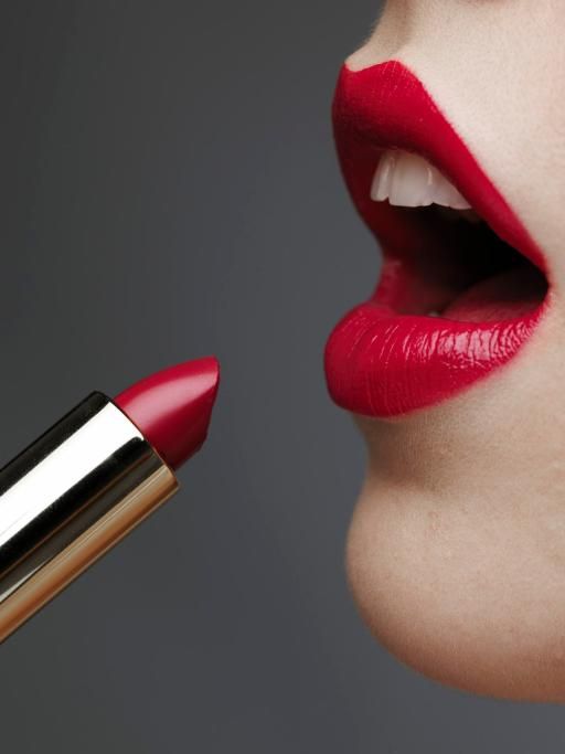 1444227085225jpg--non_aver_paura_di_osare_un_lipstick_rosso