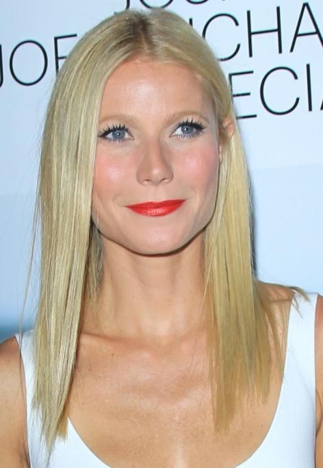 1444384318989jpg--i_capelli_lisci_con_riga_centrale_di_gwyneth_paltrow