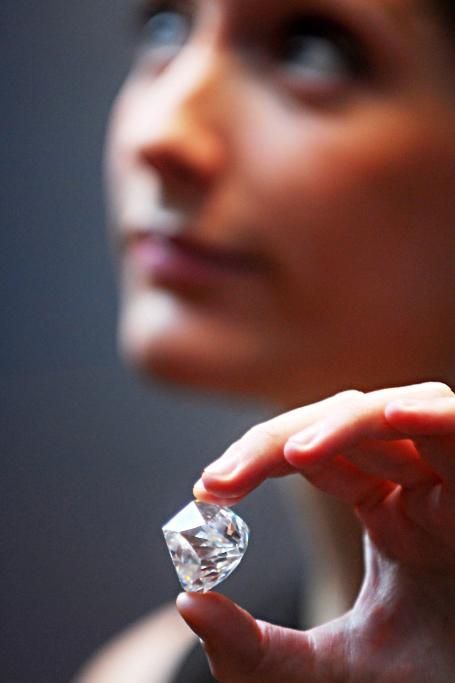1445423354746jpg--un_diamante_da_oltre_5_milioni_di_euro