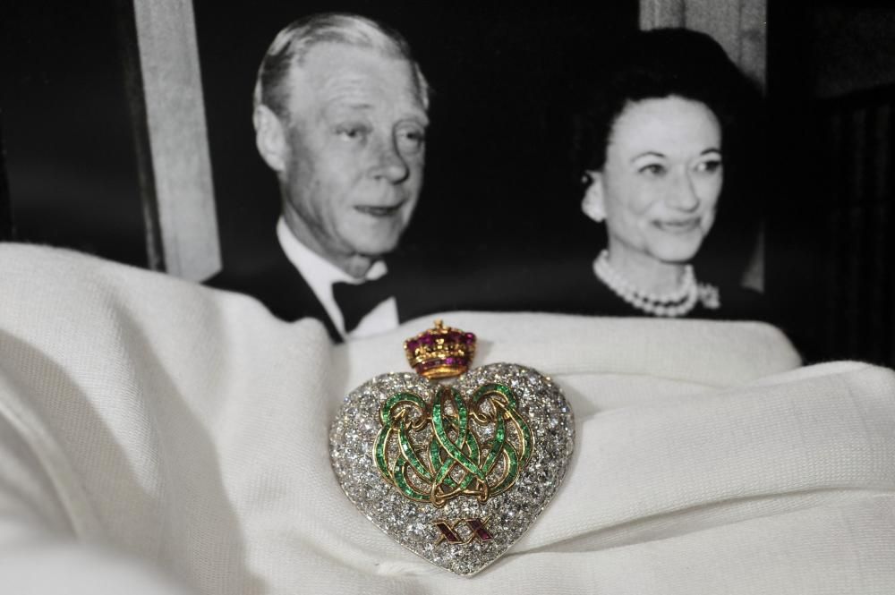 1445423908387jpg--la_spilla_cartier