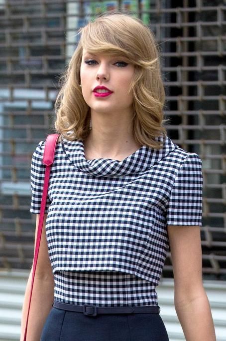 1445617407091jpg--il_carre_di_taylor_swift