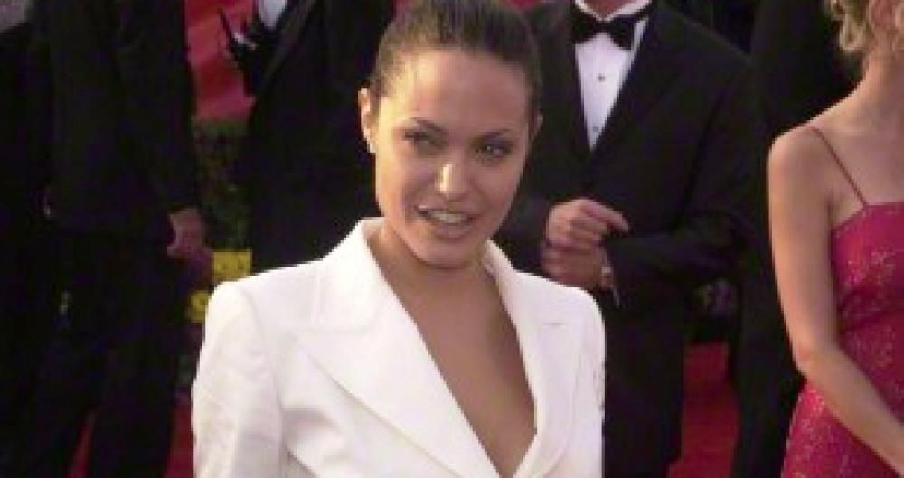 1445935182815_1446032943jpg--angelina_jolie