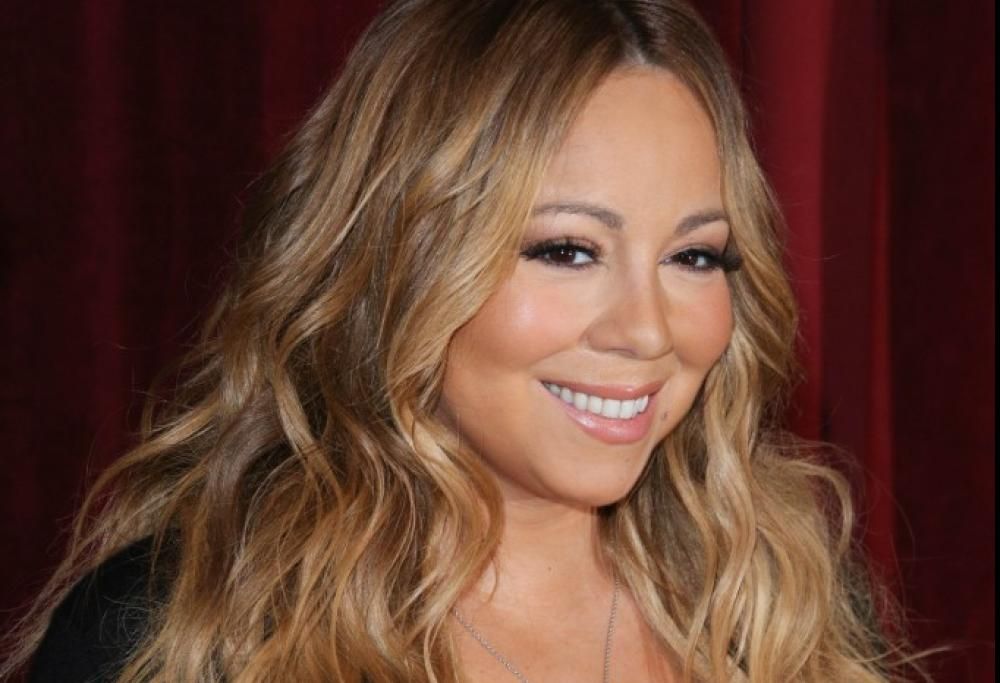 New York. Tutti i passeggeri della metro cantano “All I Want for Christmas Is You”