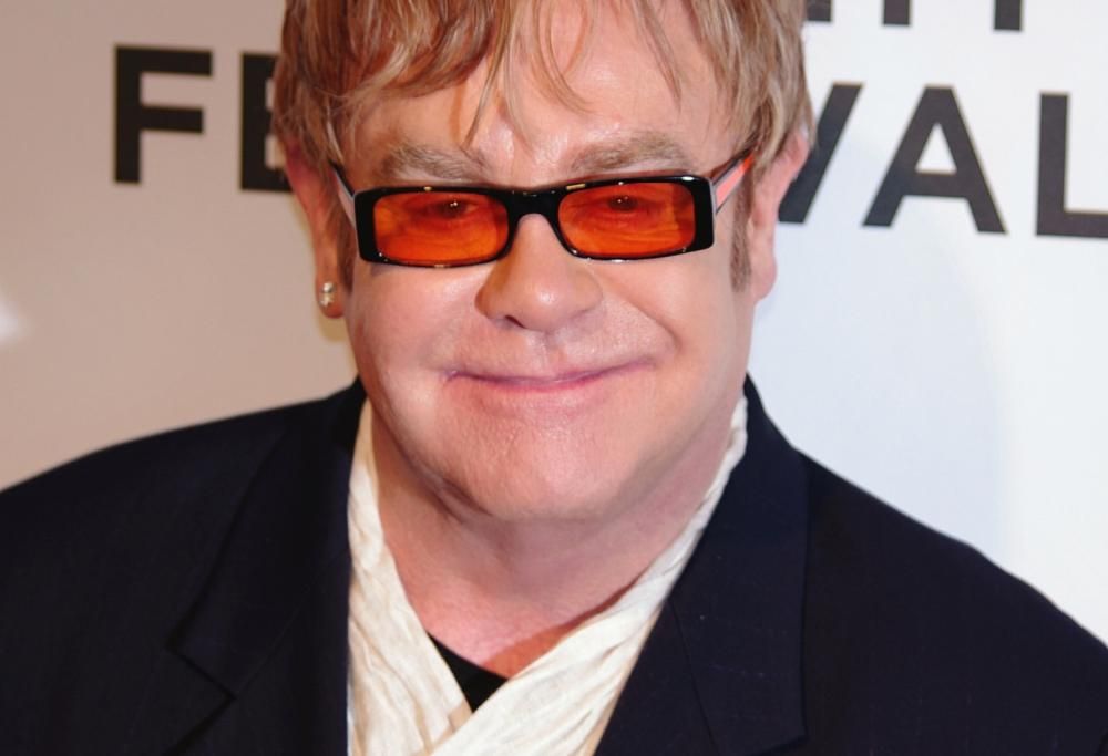 Elton John invita giovani videomaker a sfidarsi per realizzare le clip delle sue hit Anni Settanta