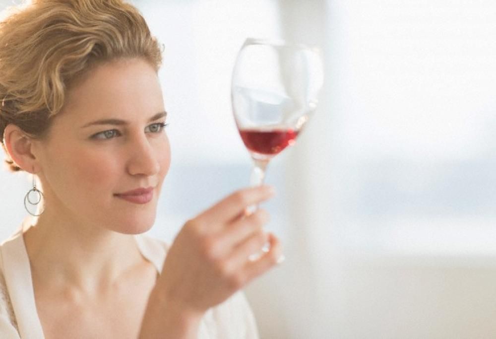 Incredibile, ma vero: il vino rosso aiuta a far perdere peso! E non solo… Scopri tutti i suoi benefici