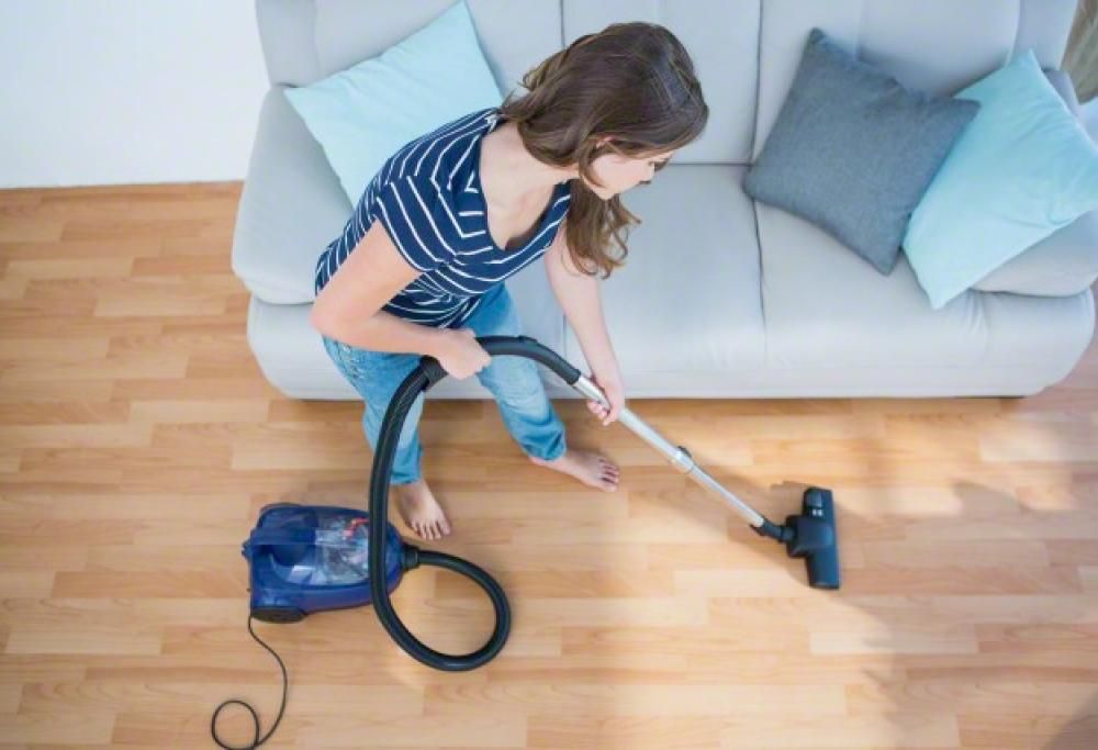 Detestate fare le pulizie di casa? Ecco 5 trucchi ideali anche per le più pigre!