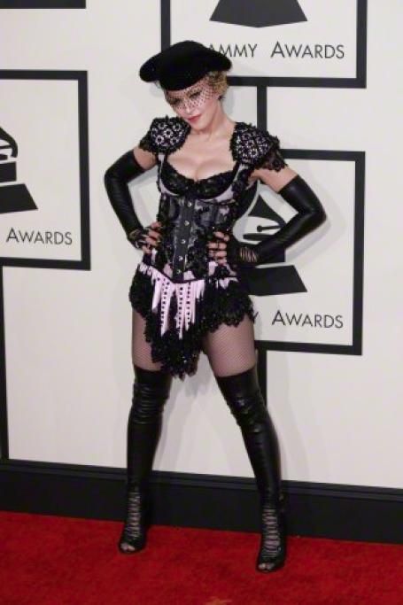 1452505453371jpg--madonna_ai_grammy_2015