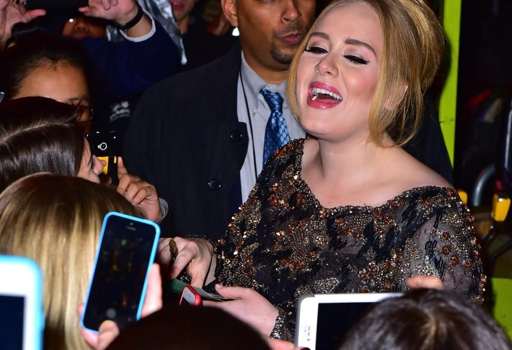Adele risolve la sua situazione con il fisco inglese