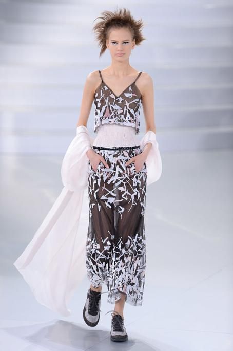 1467624336506jpg--chanel_haute_couture_spring_2014