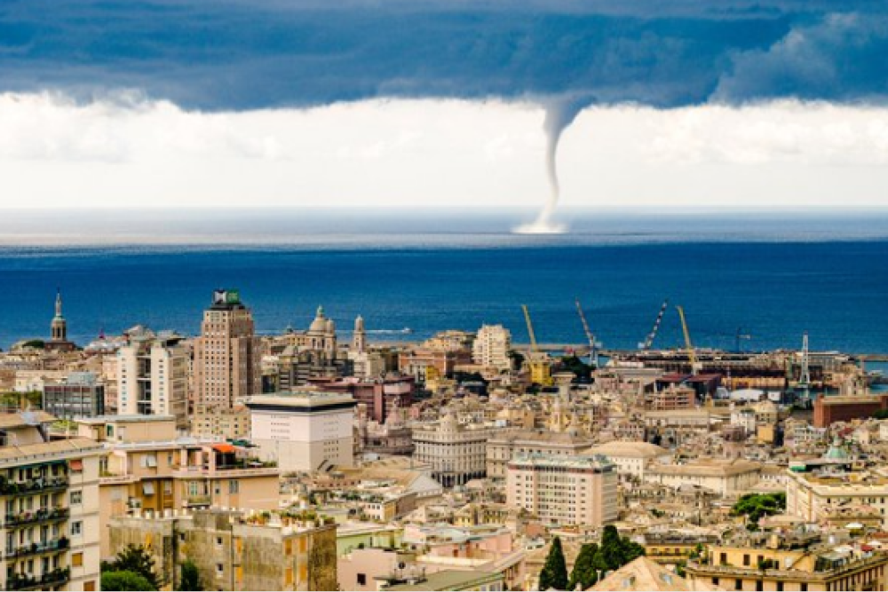 1468335917109png--tornado_al_largo_di_genova