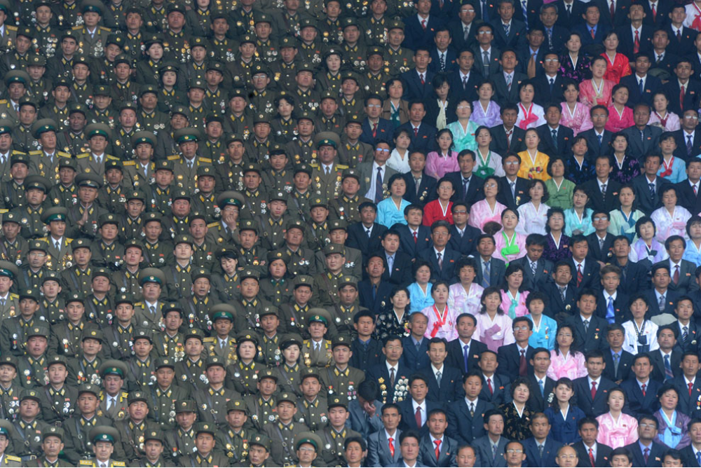 1469004064779png--civili_e_militari_allo_stadio_kim_ii_sung__nella_corea_del_nord