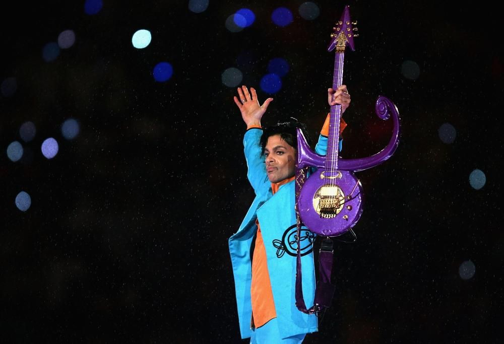 Prince, la famiglia dichiara: «Non c’è stato ancora il funerale»