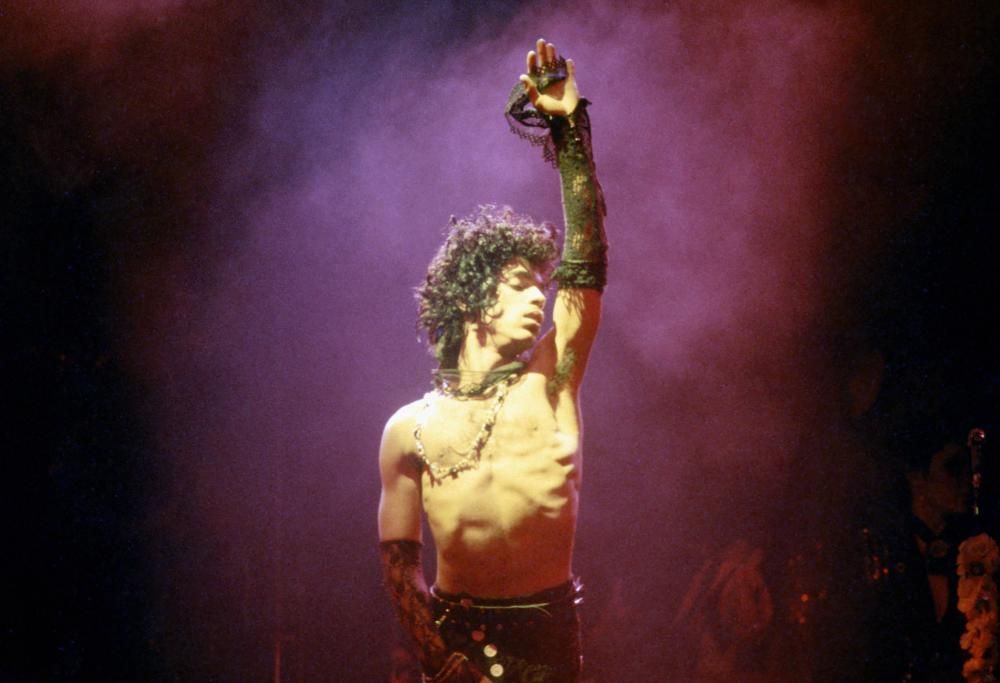 Prince: musica inedita nell’ultima sfilata di Versace