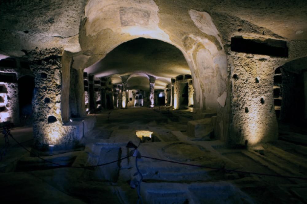 1477319564855jpg--la_catacombe_di_san_gennaro_a_napoli