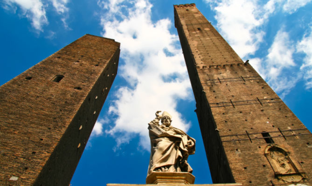 1477646704678png--le_due_torri_di_bologna_