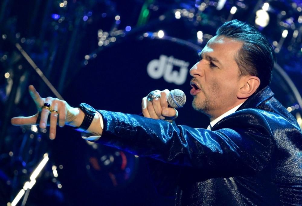 I Depeche Mode rivelano la copertina del primo singolo e del nuovo album