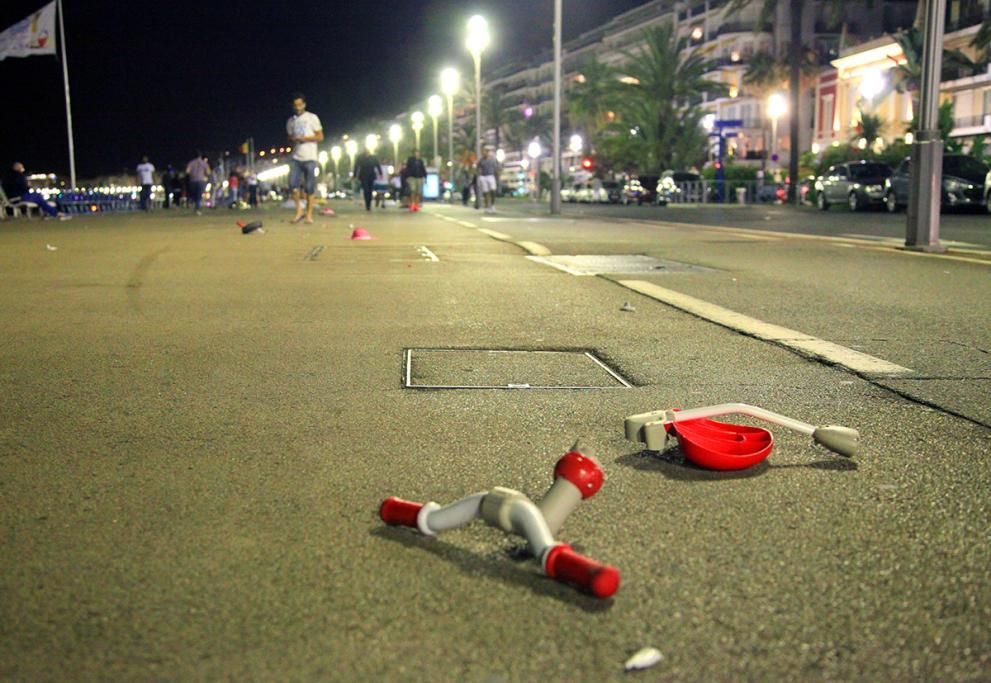 1482486683359jpg--la_promenade_des_anglais_a_nizza_