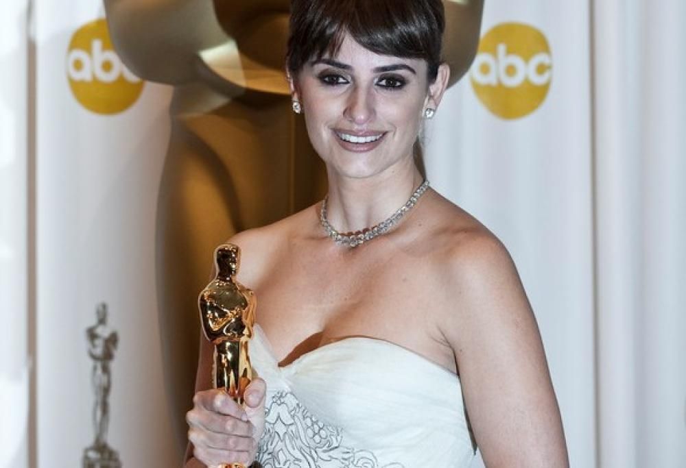 Penelope Cruz al posto di Lady Gaga nel ruolo di Donatella Versace
