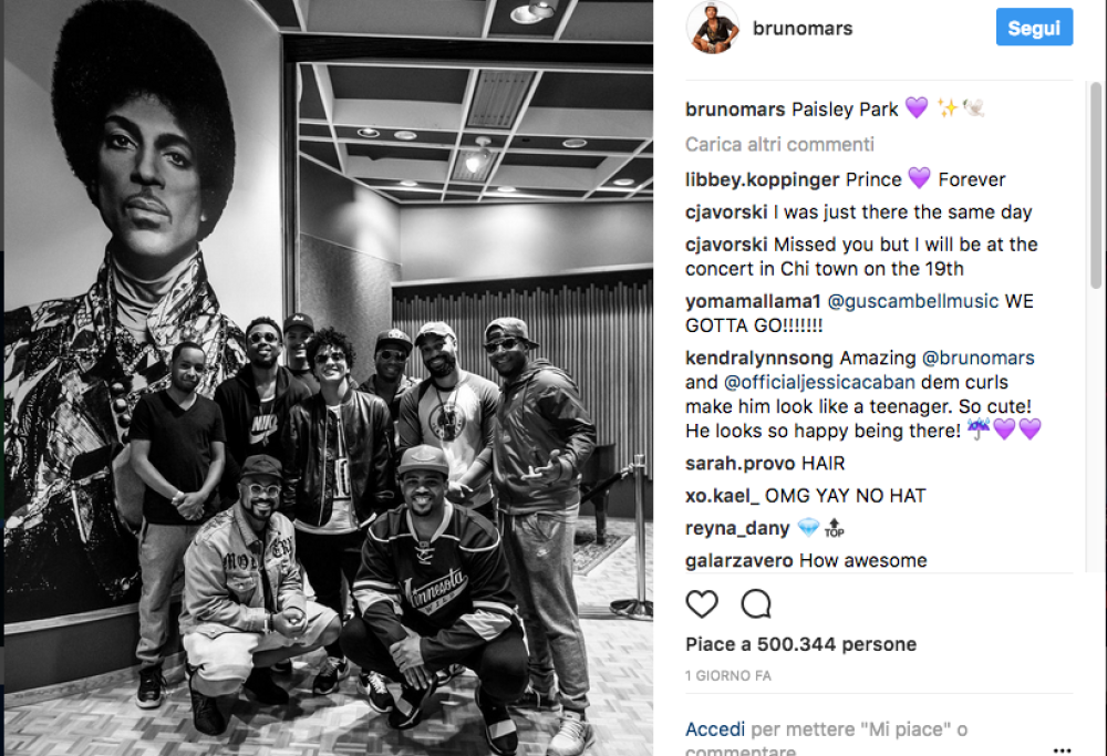 Bruno Mars in visita alla casa di Prince