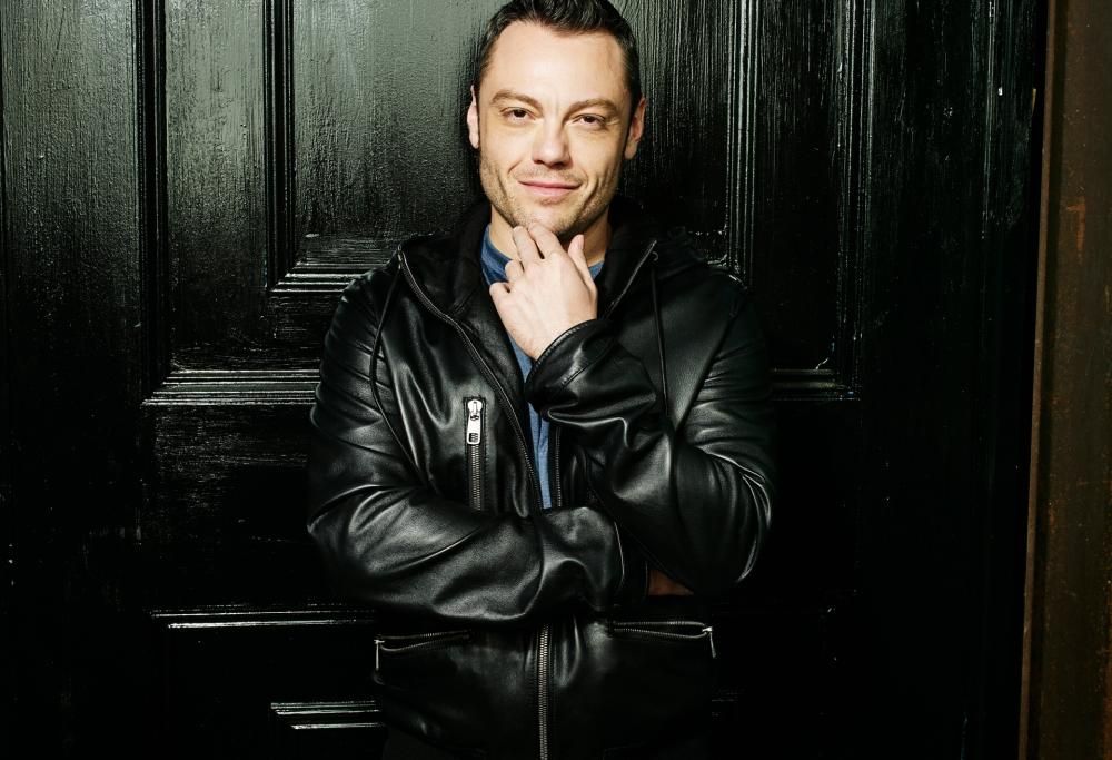 Tanti auguri Tiziano Ferro! Ecco il video dove spegne le candeline… con una sorpresa!