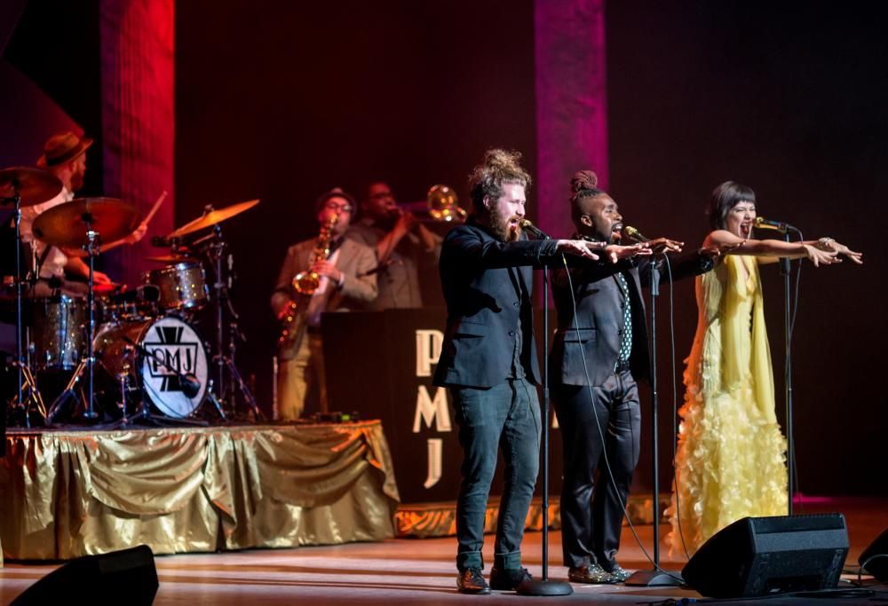 Scott Bradlee’s Postmodern Jukebox
