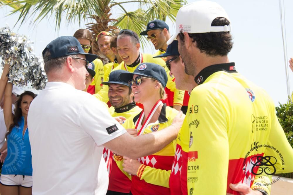 1529318041766JPG--il_principe_alberto_ii_premia_i_vincitori__la_principessa_charlene_e_la_squadra_serenity_