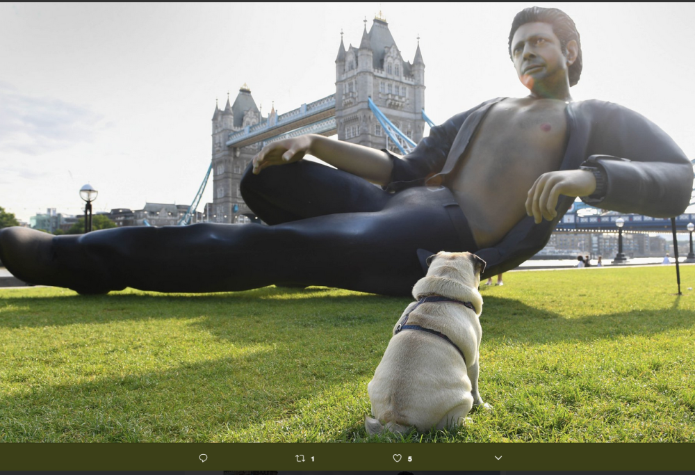Jurassic Park: un’enorme statua di Jeff Goldblum a Londra per il 25 anniversario del film