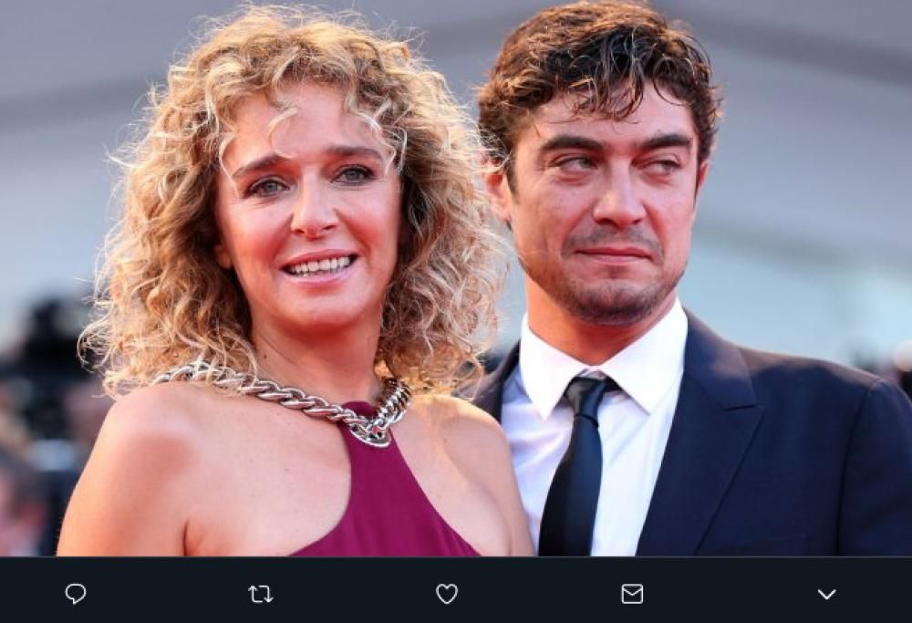 Riccardo Scamarcio protagonista del film di Valeria Golino, sua ex: «Soffro ancora»