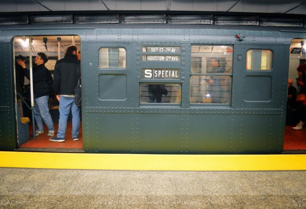 A New York ecco la metropolitana del passato: vagoni antichi per un effetto nostalgia