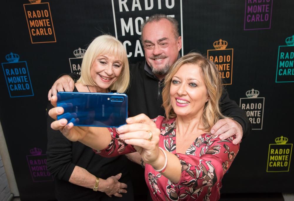 Raffaella Carrà: le foto esclusive negli studi di Radio Monte Carlo
