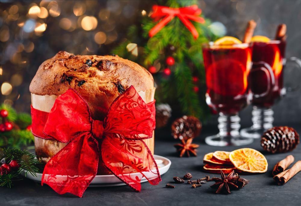 Panettone, struffoli o tronchetto? Ecco i più golosi dolci di Natale