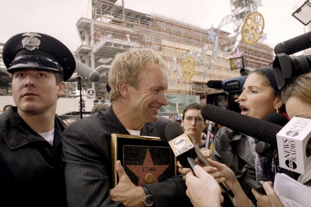 2000-Corbis-DWF15-506897jpg--sting